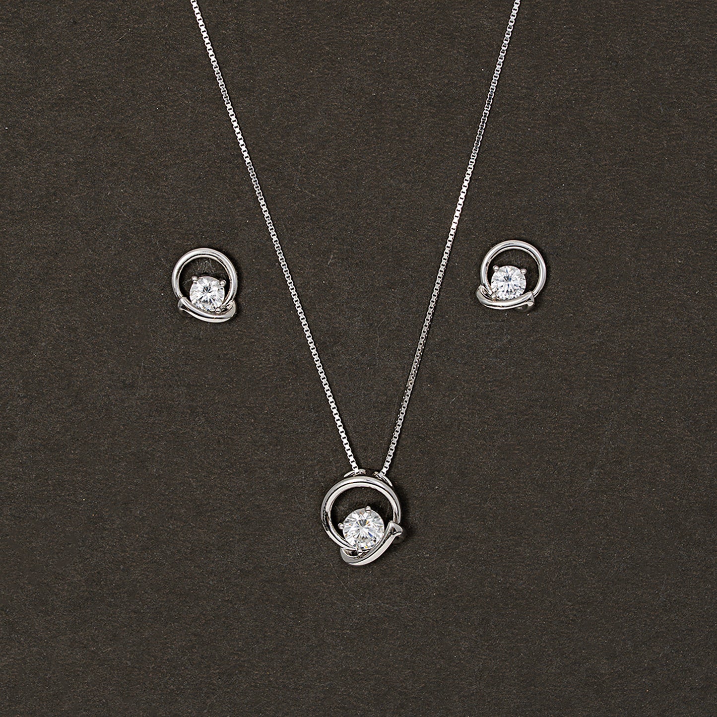 Silver Dewdrop solitare set 925 sterling silver