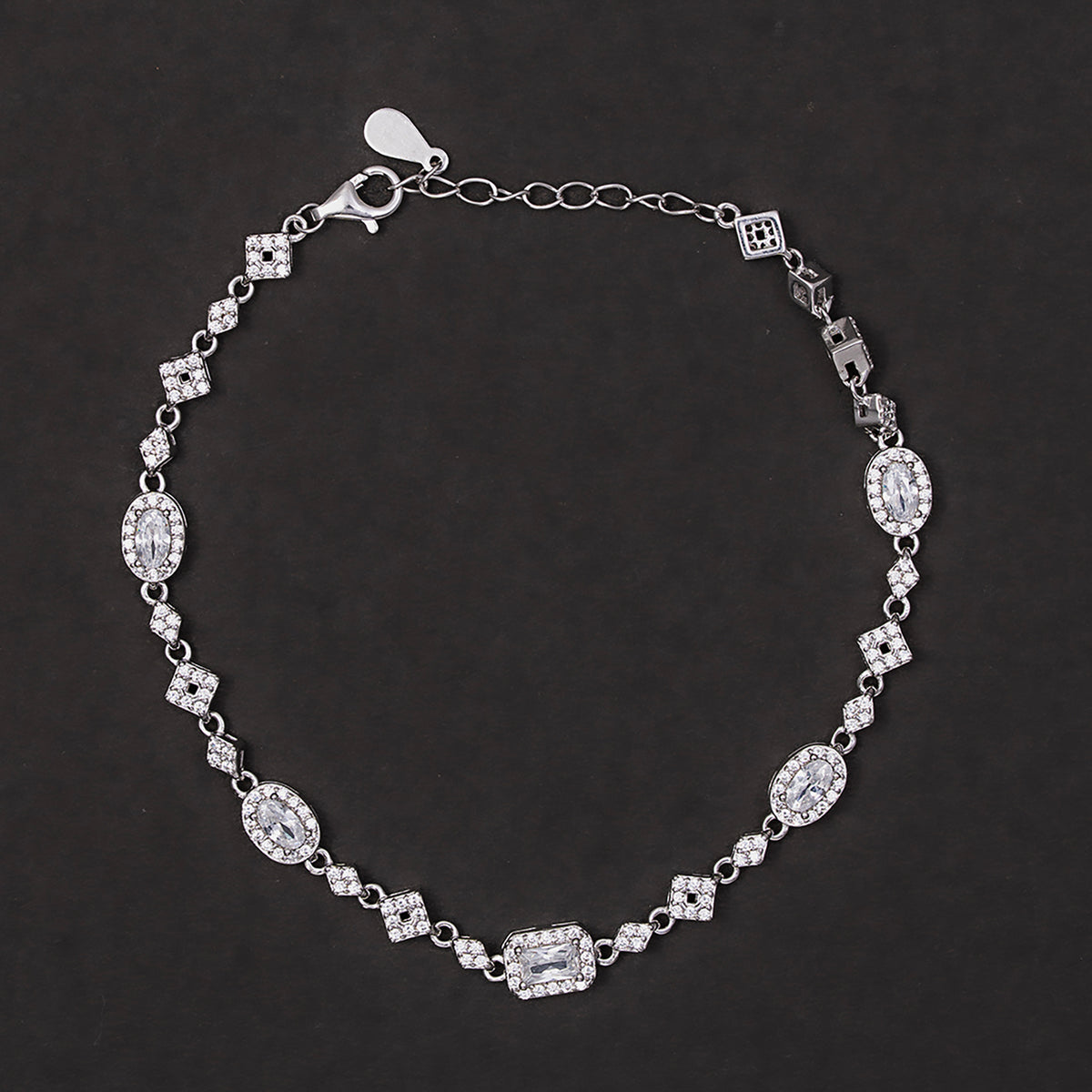 Elegant Soliatre link Bracelet 925 sterling silver