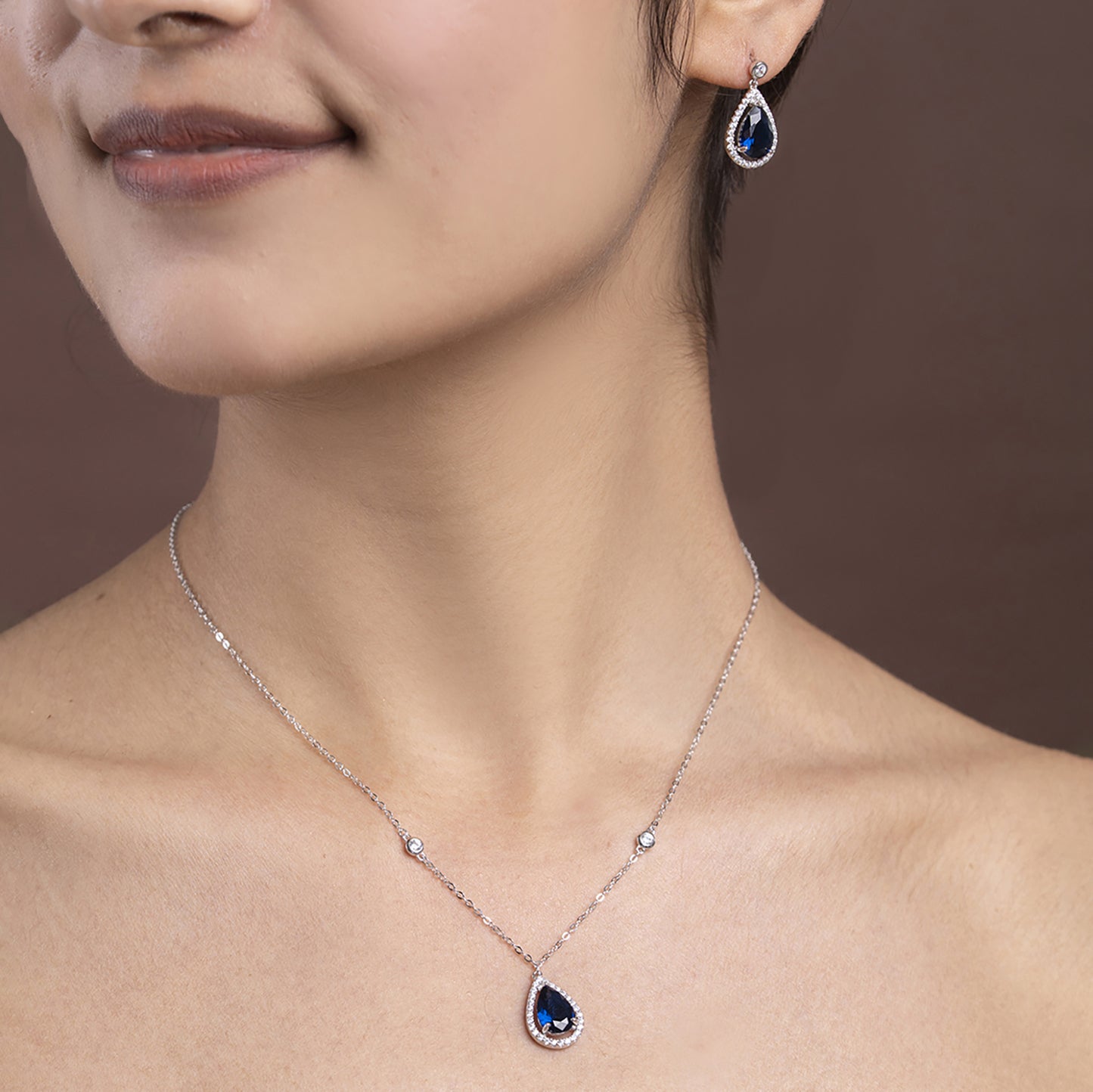 blue Sapphire Teardrop pendant Set 925 sterling silver