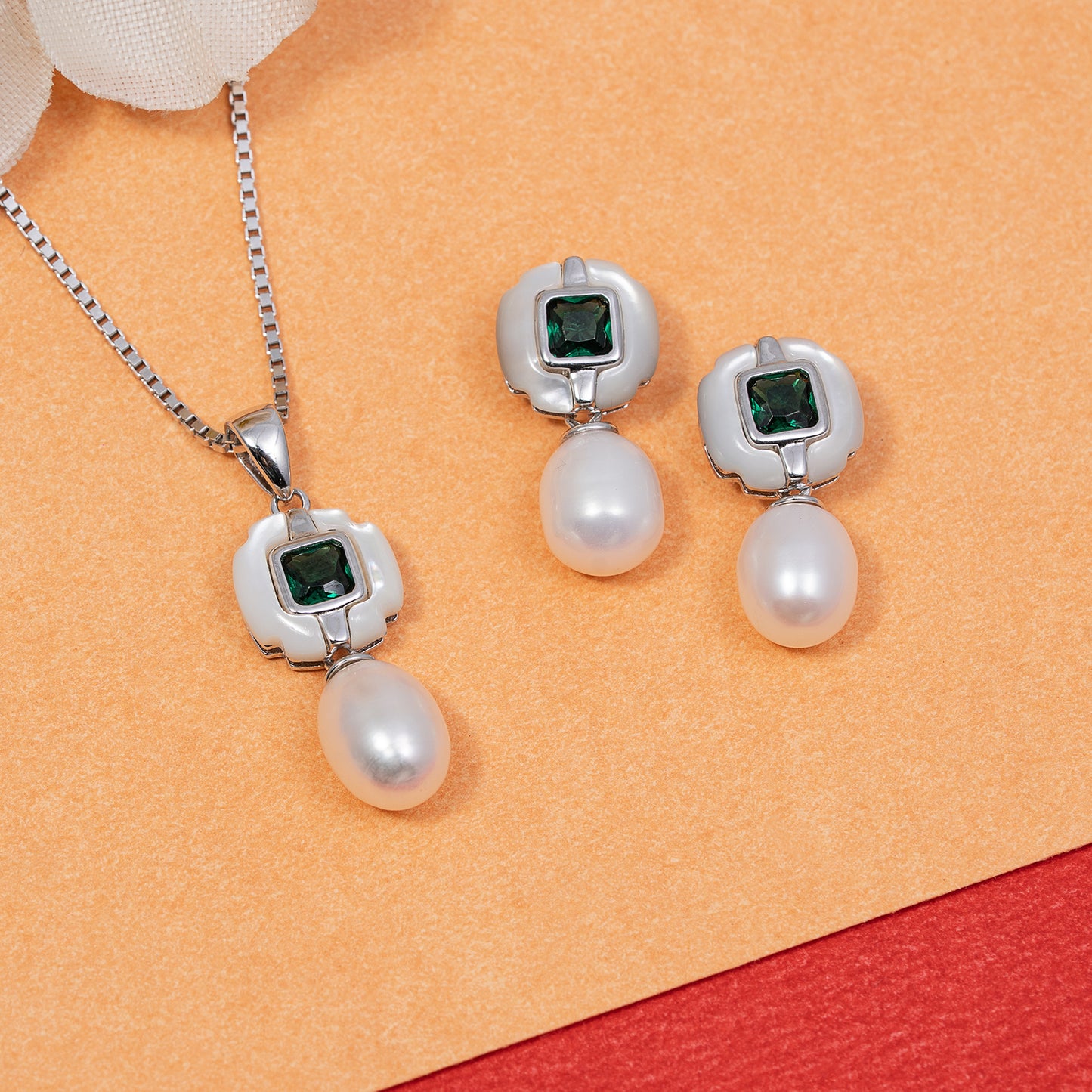 Emerald Glow Pearl pendant Set 925 sterling silver