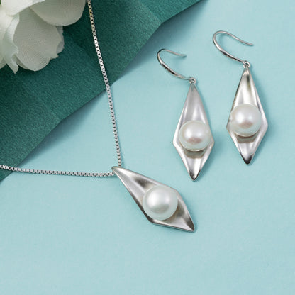 Contemporary Pearl pendant set 925 sterling silver