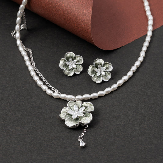 Floral Pearl Classic Beauty  925 sterling silver nacklace