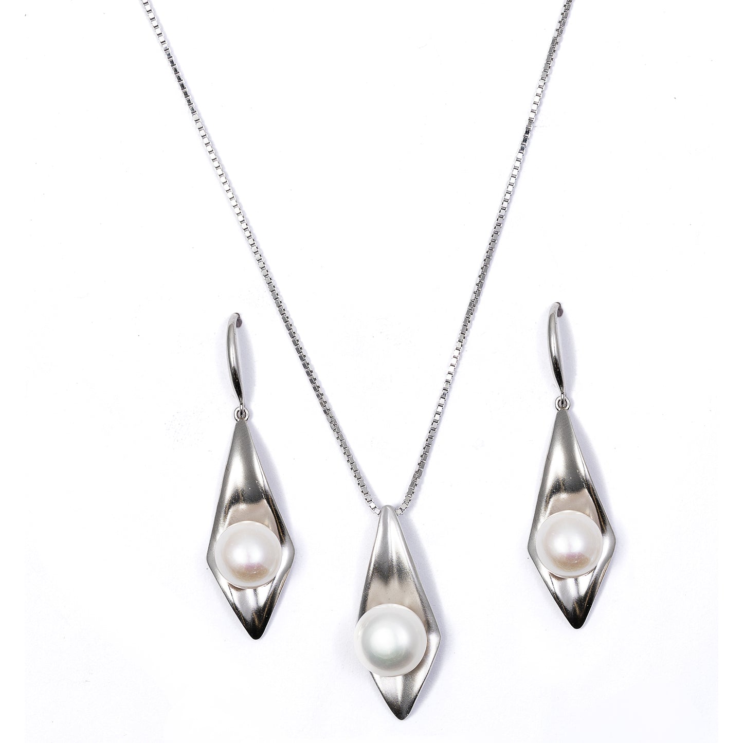 Contemporary Pearl pendant set 925 sterling silver