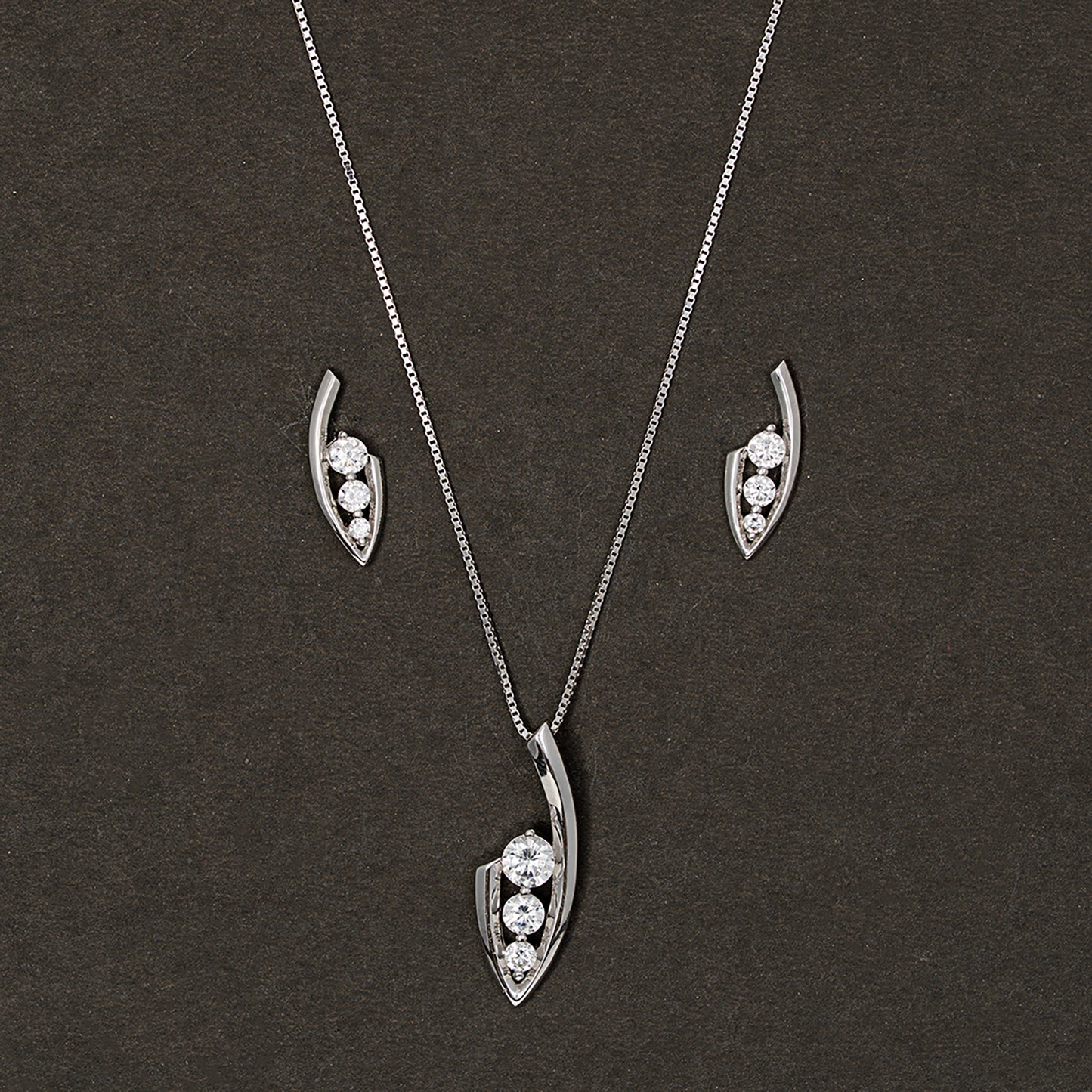 Sleek Sparkle Pendant Set  925 sterling silver