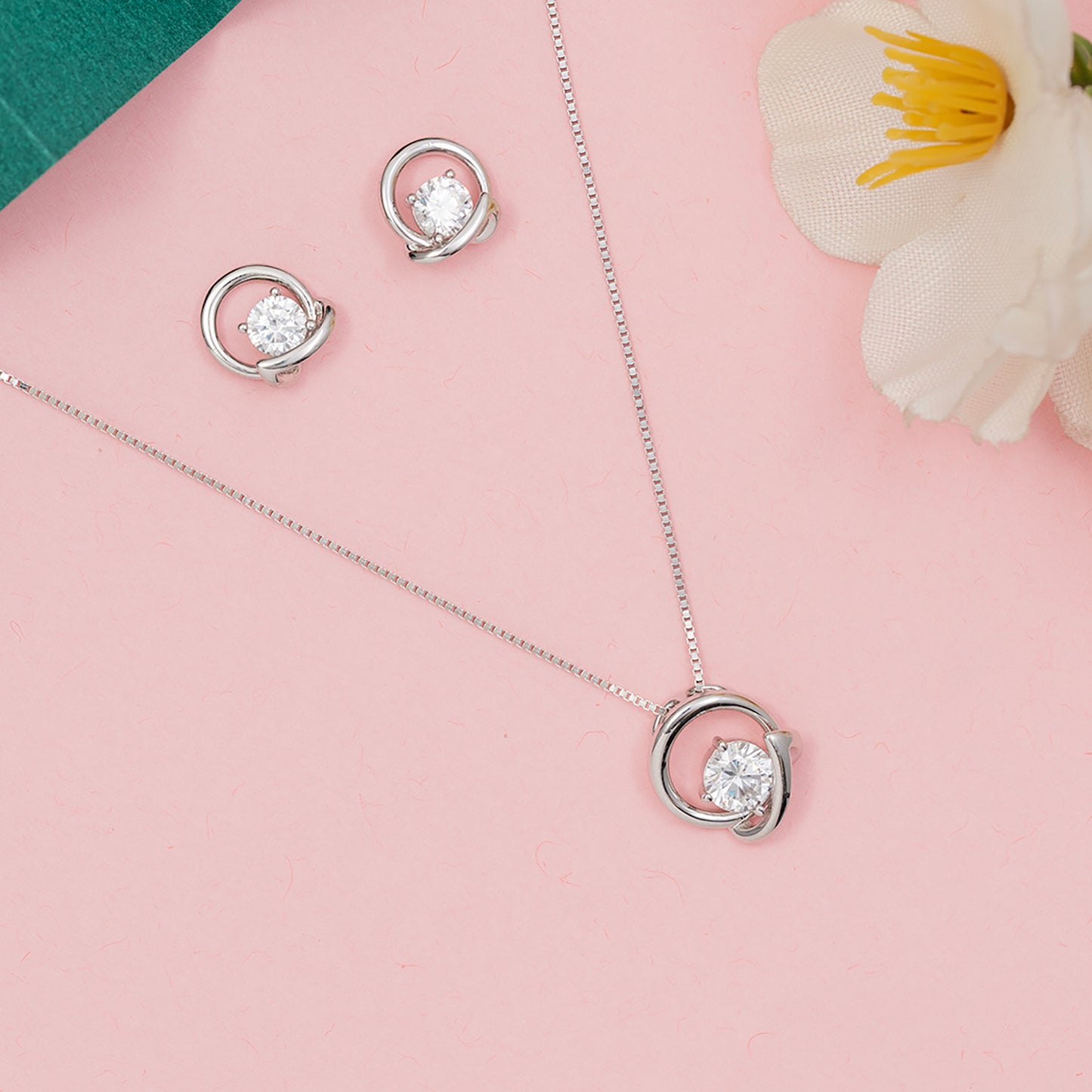 Silver Dewdrop solitare set 925 sterling silver