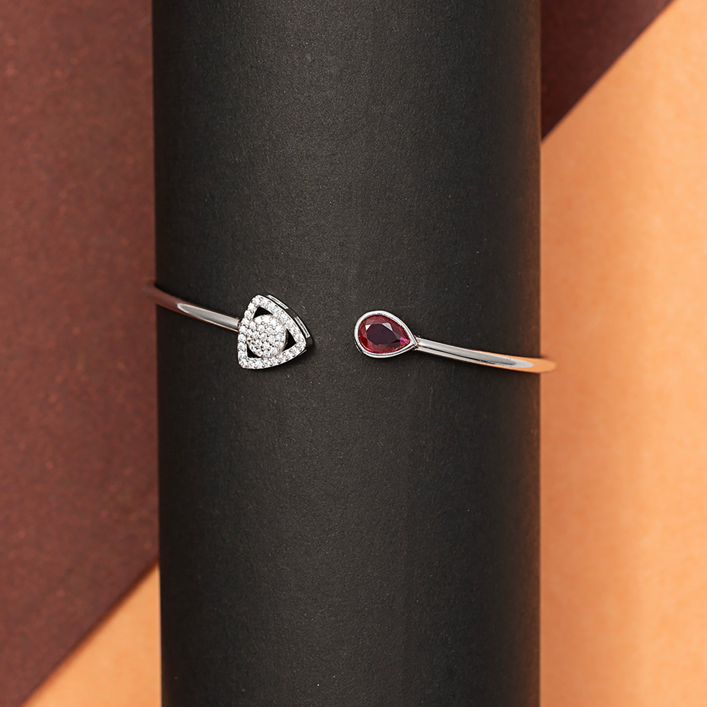 Garnet & Diamond-Style Open Cuff kada 925 sterling silver