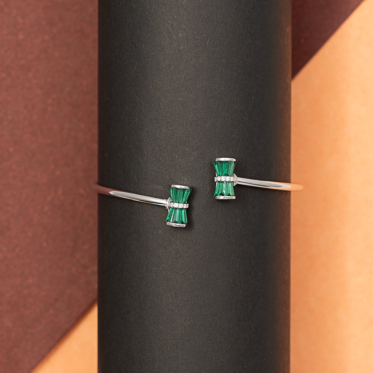 Modern Emerald Open kada 925 sterling silver