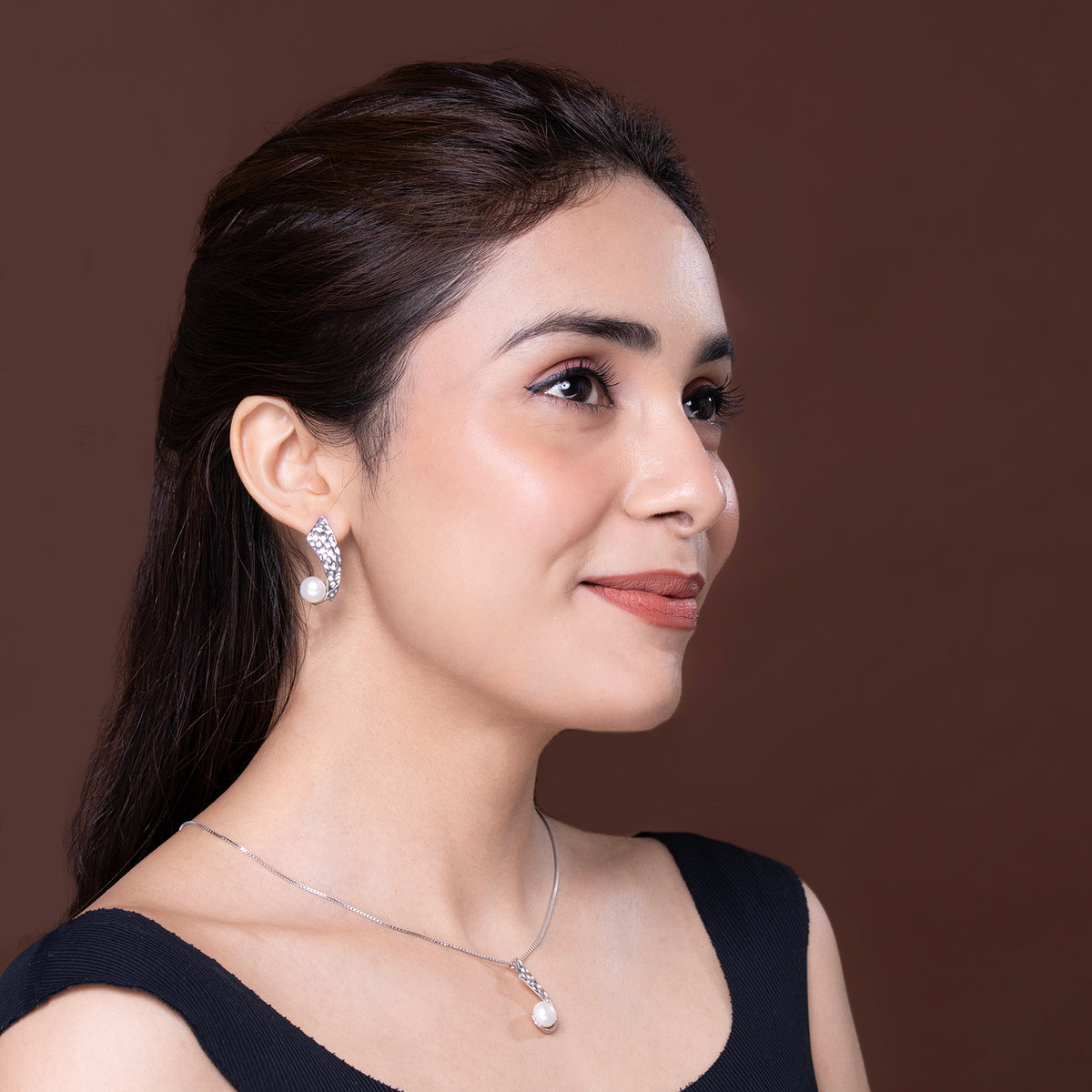 Contemporary Curve Pearl pendant Set 925 sterling silver