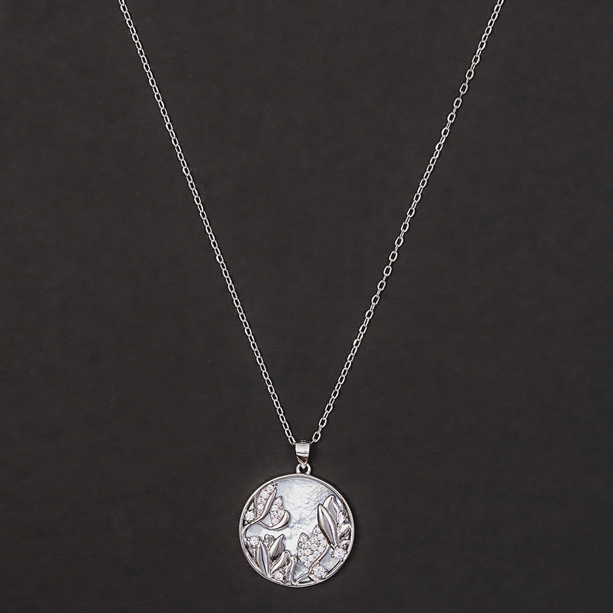 Floral Medallion with Mother-of-Pearl Inlay chain pendant 925 sterling silver