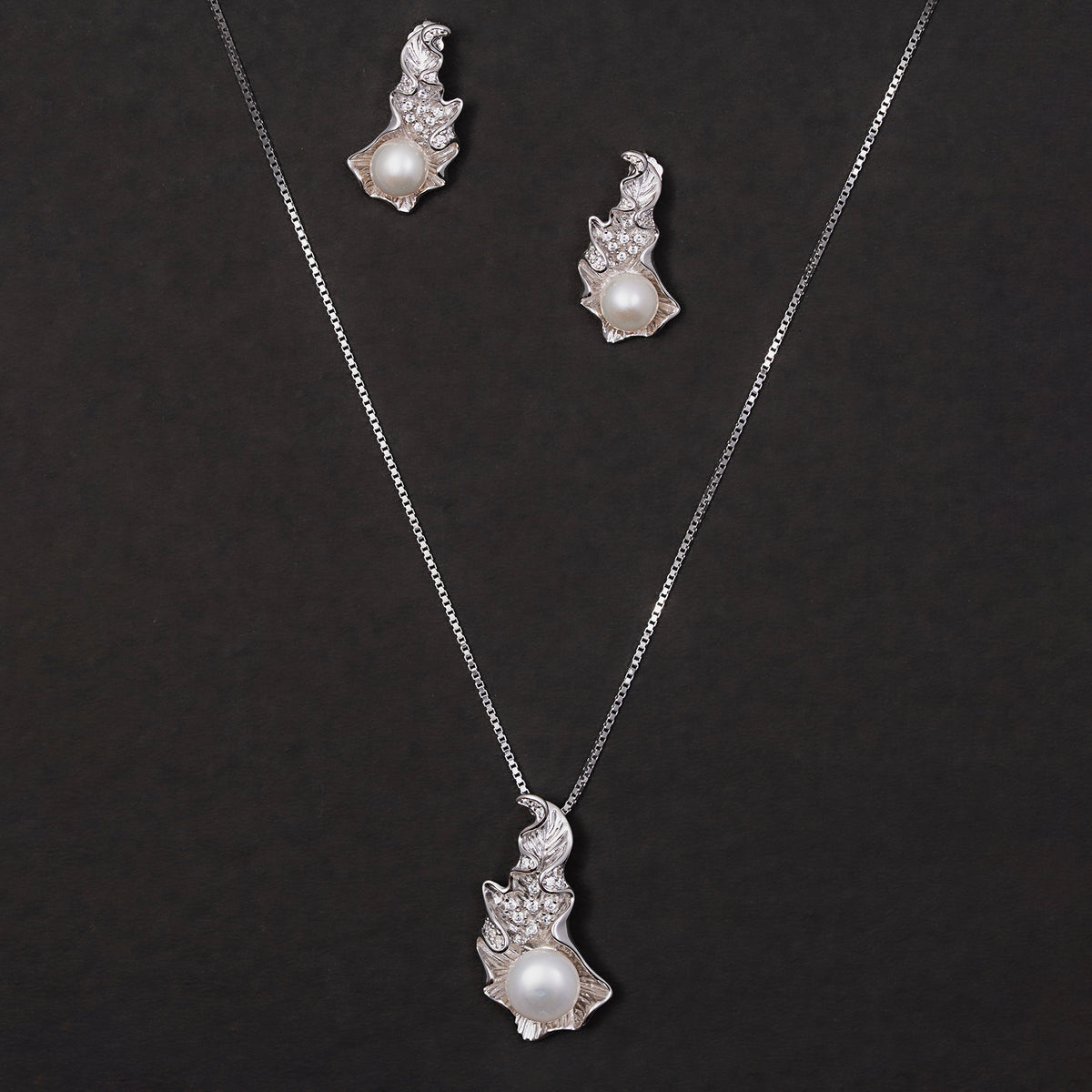 Graceful leaf Pearl pendant Set 925 sterling silver