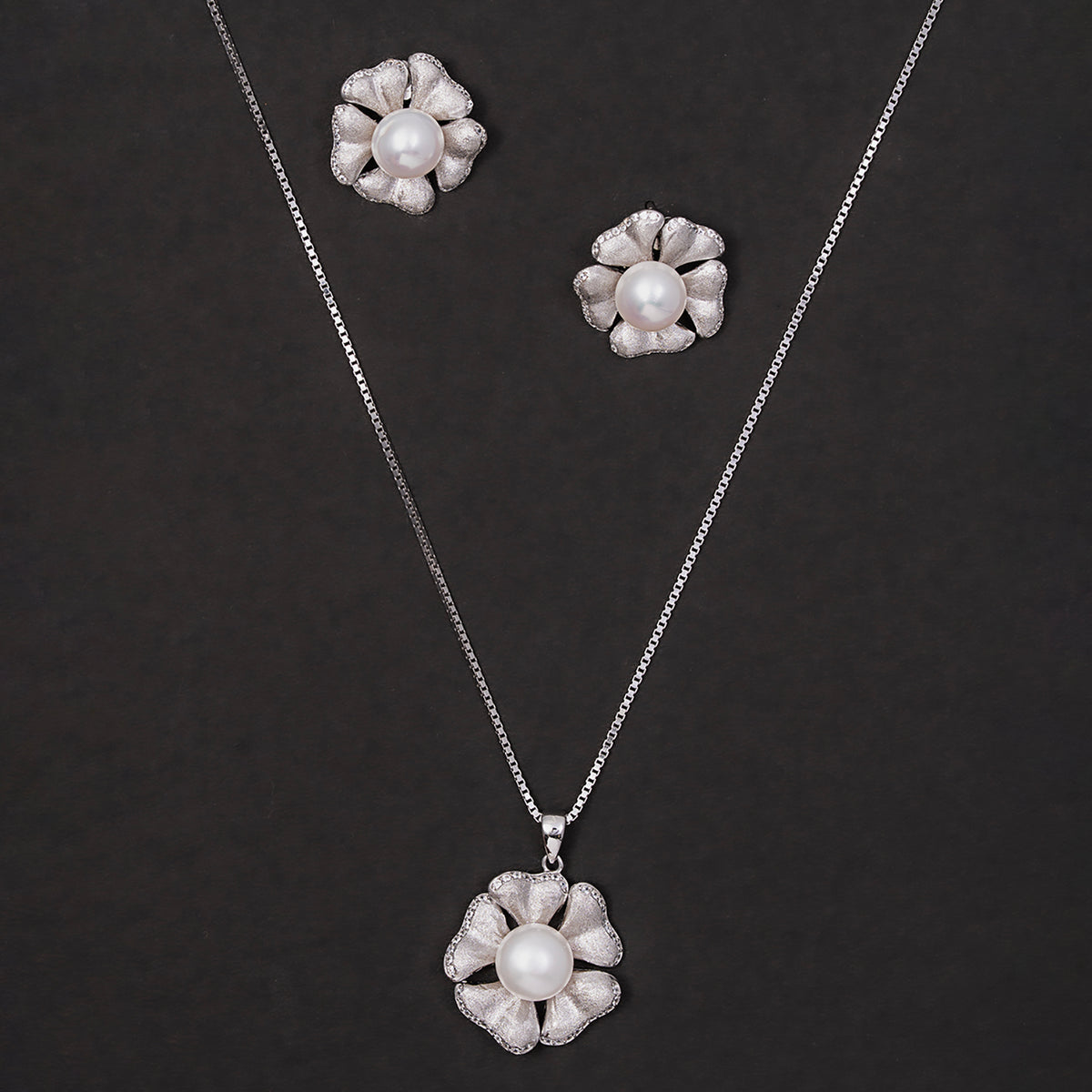 Graceful Petal Pearl pendant Set 925 sterling silver