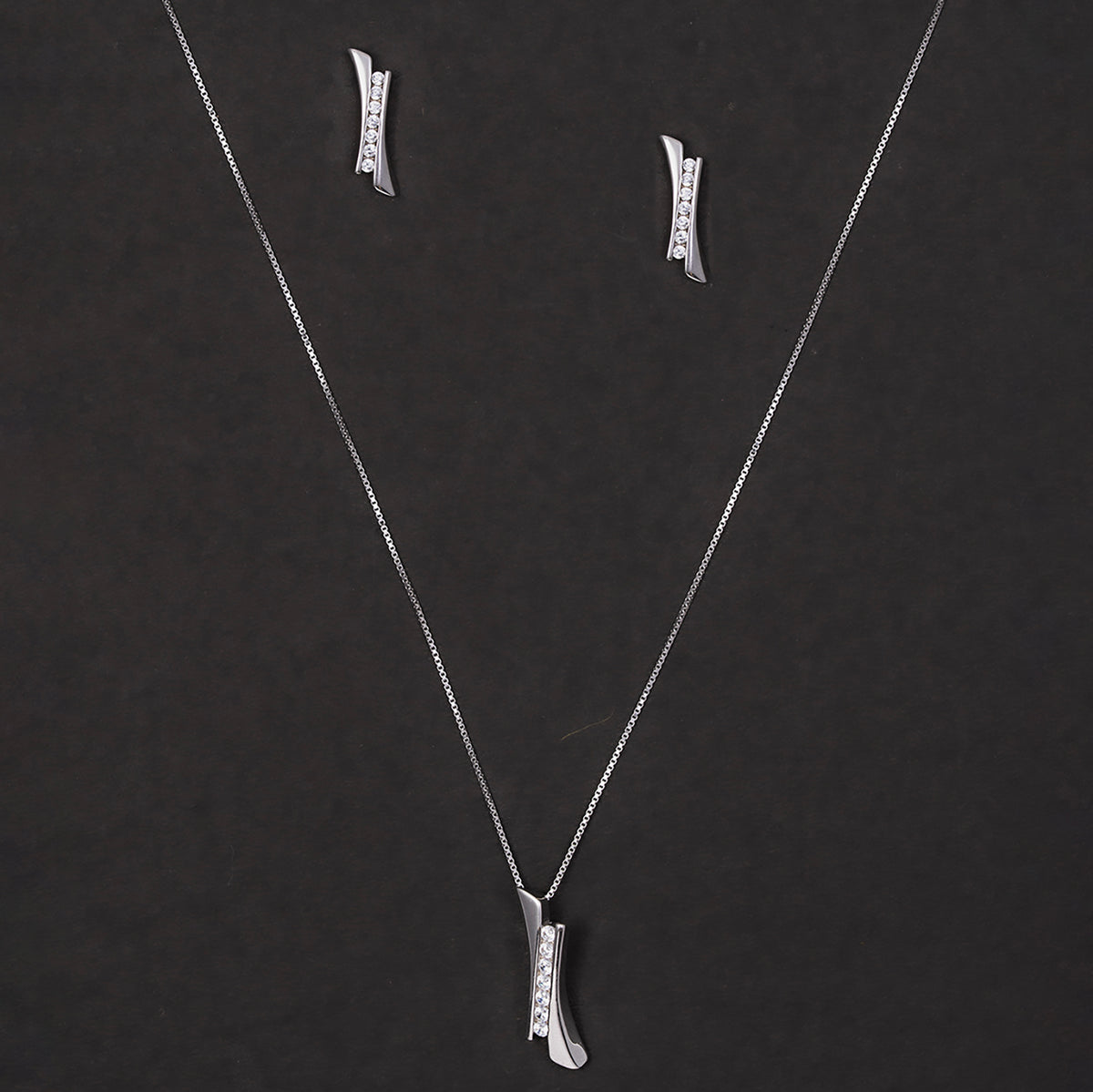 Sleek Lines, Subtle Shine 925 sterling silver
